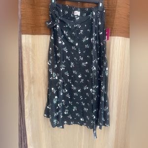 So black floral print midi skirt